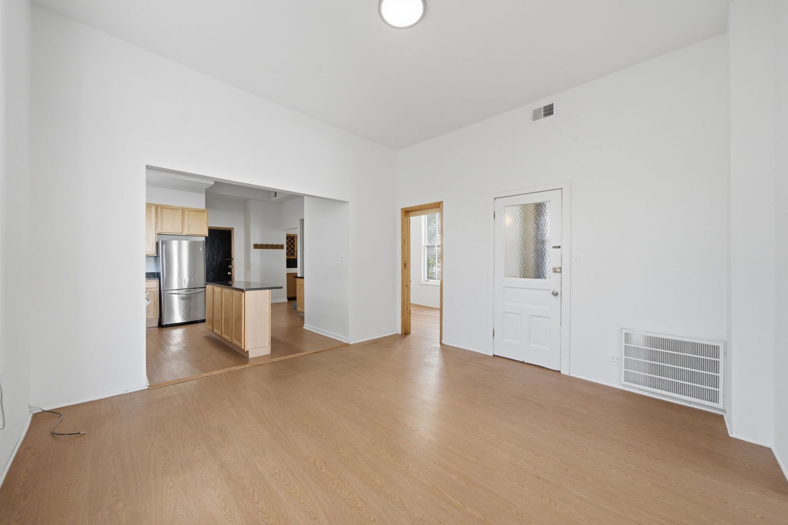 3300 N Southport Avenue Unit: 2