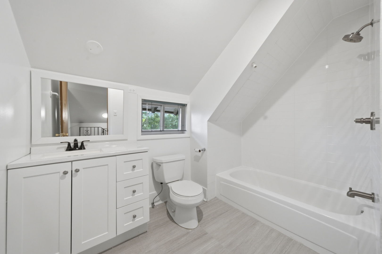 3300 N Southport Avenue Unit: 2