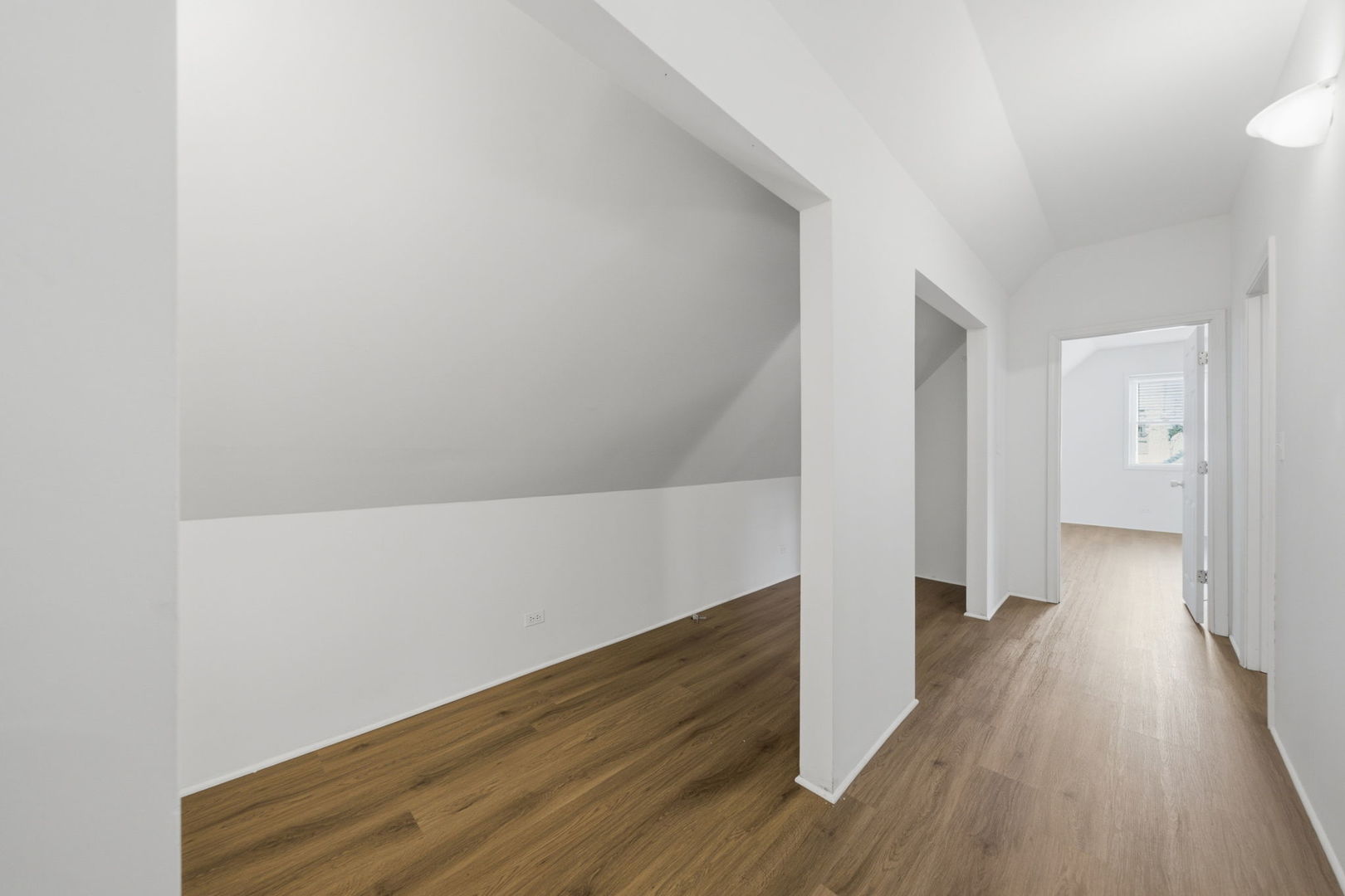 3300 N Southport Avenue Unit: 2