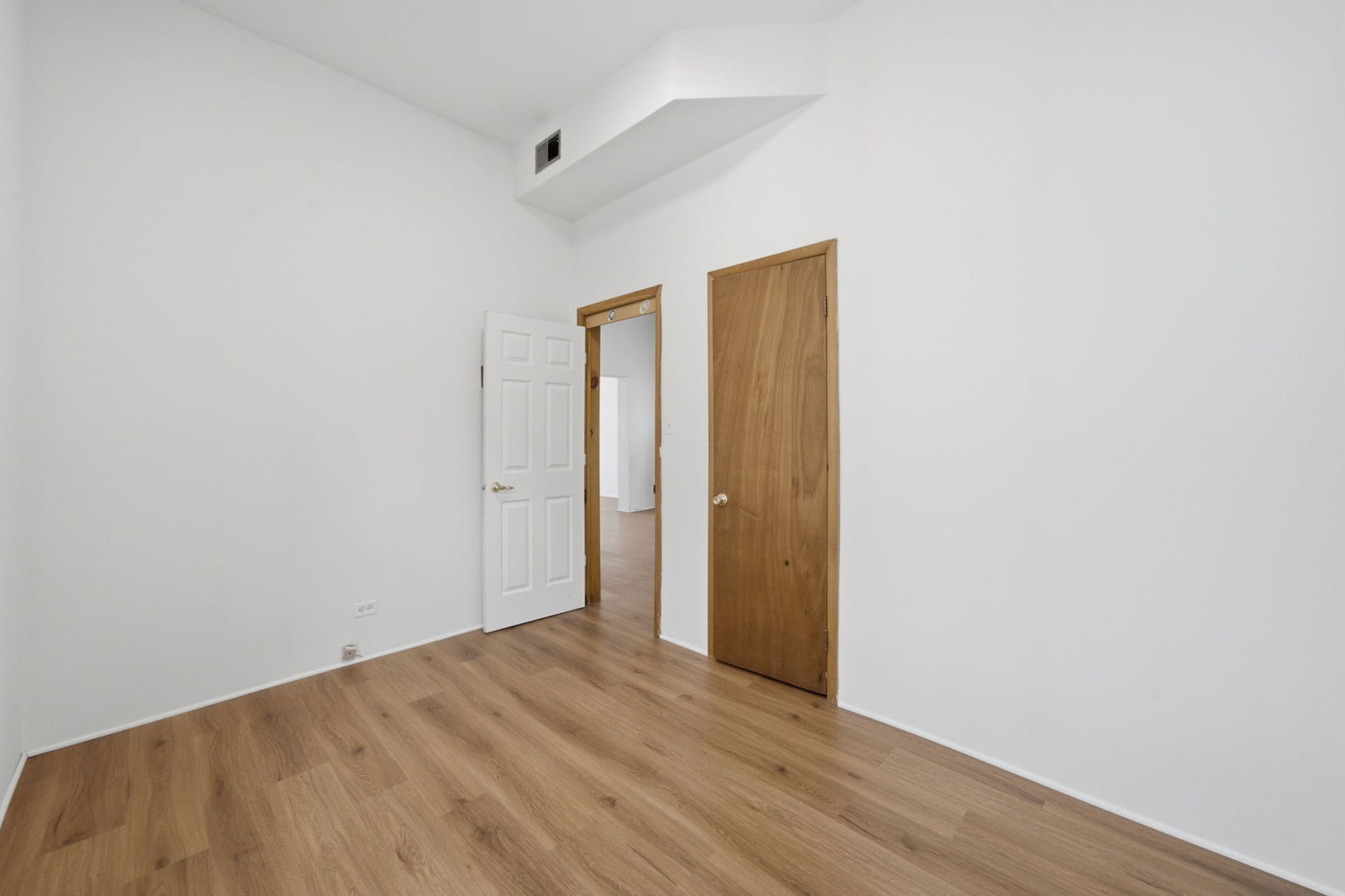 3300 N Southport Avenue Unit: 2