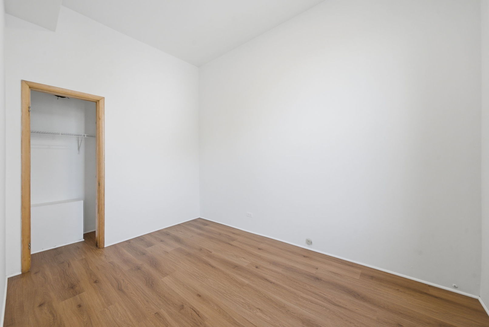 3300 N Southport Avenue Unit: 2
