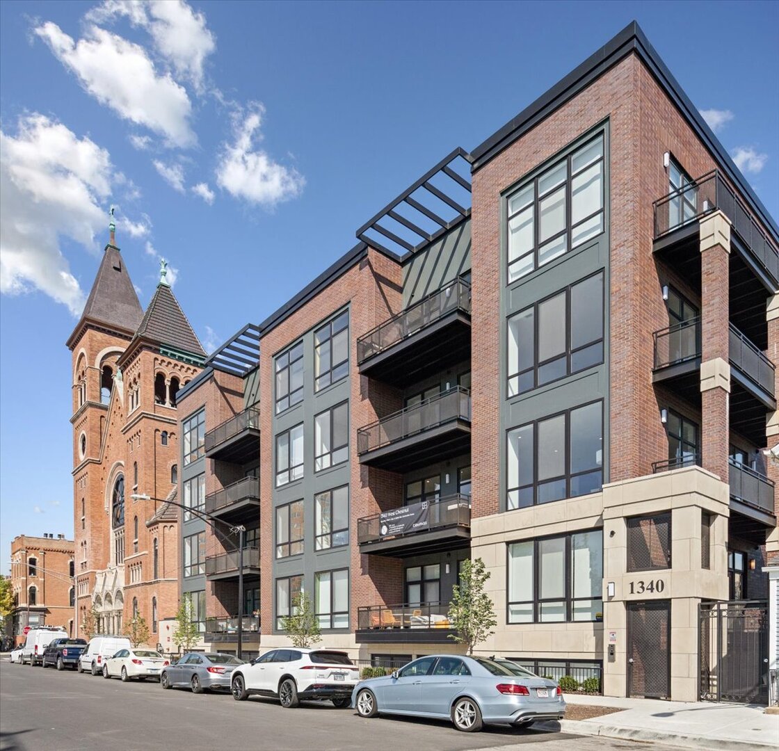 1340 W Chestnut Street Unit: 401