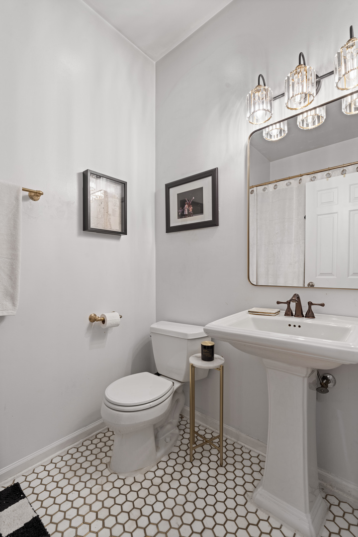 4124 N Kenmore Avenue Unit: 2N