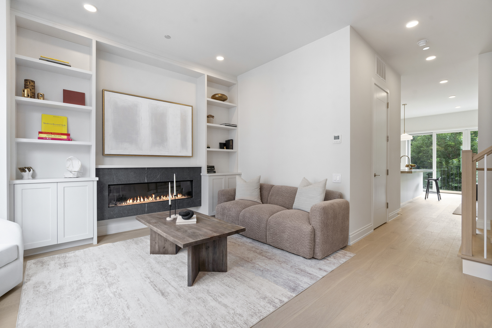 2333 N Cambridge Avenue Unit: D
