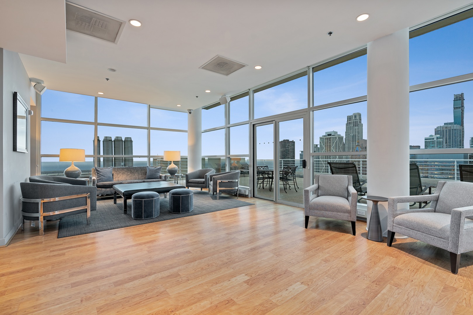 250 E Pearson Street Unit: 1002