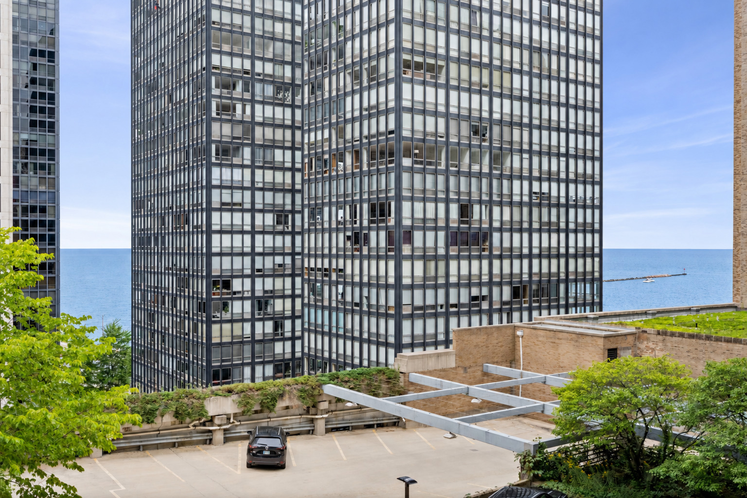 250 E Pearson Street Unit: 1002