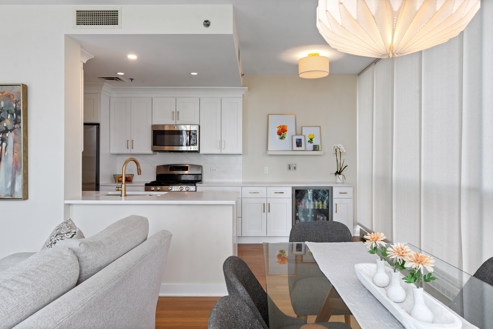 250 E Pearson Street Unit: 1002