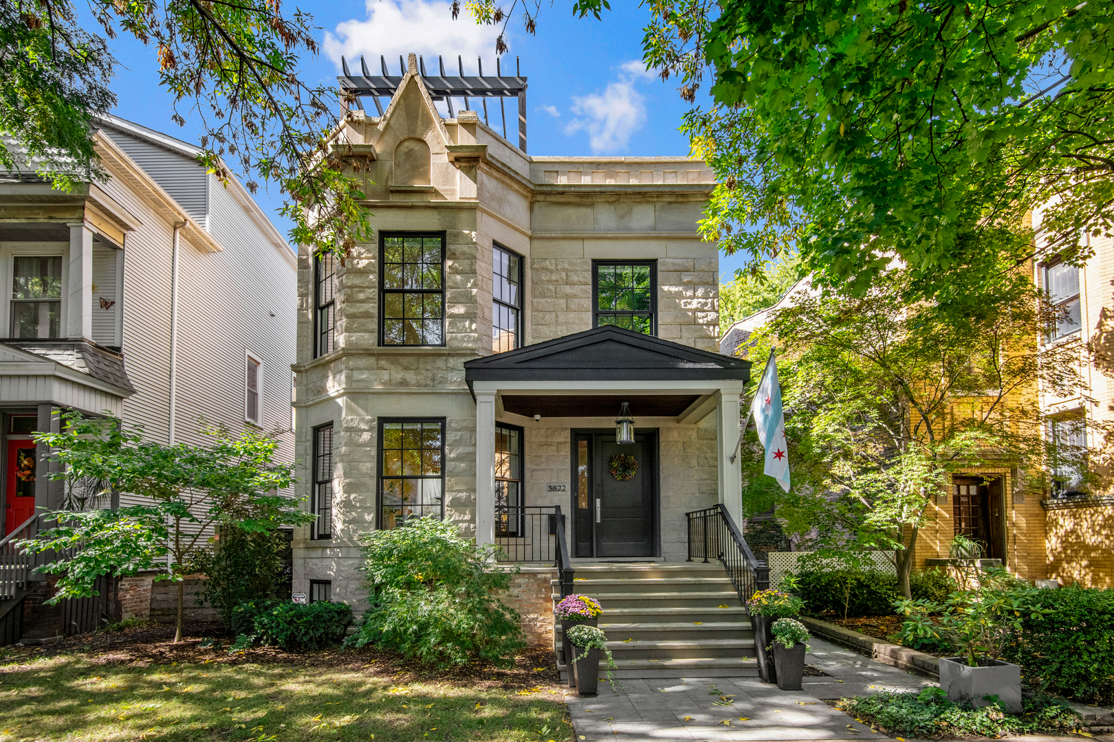 3822 N Hoyne Avenue