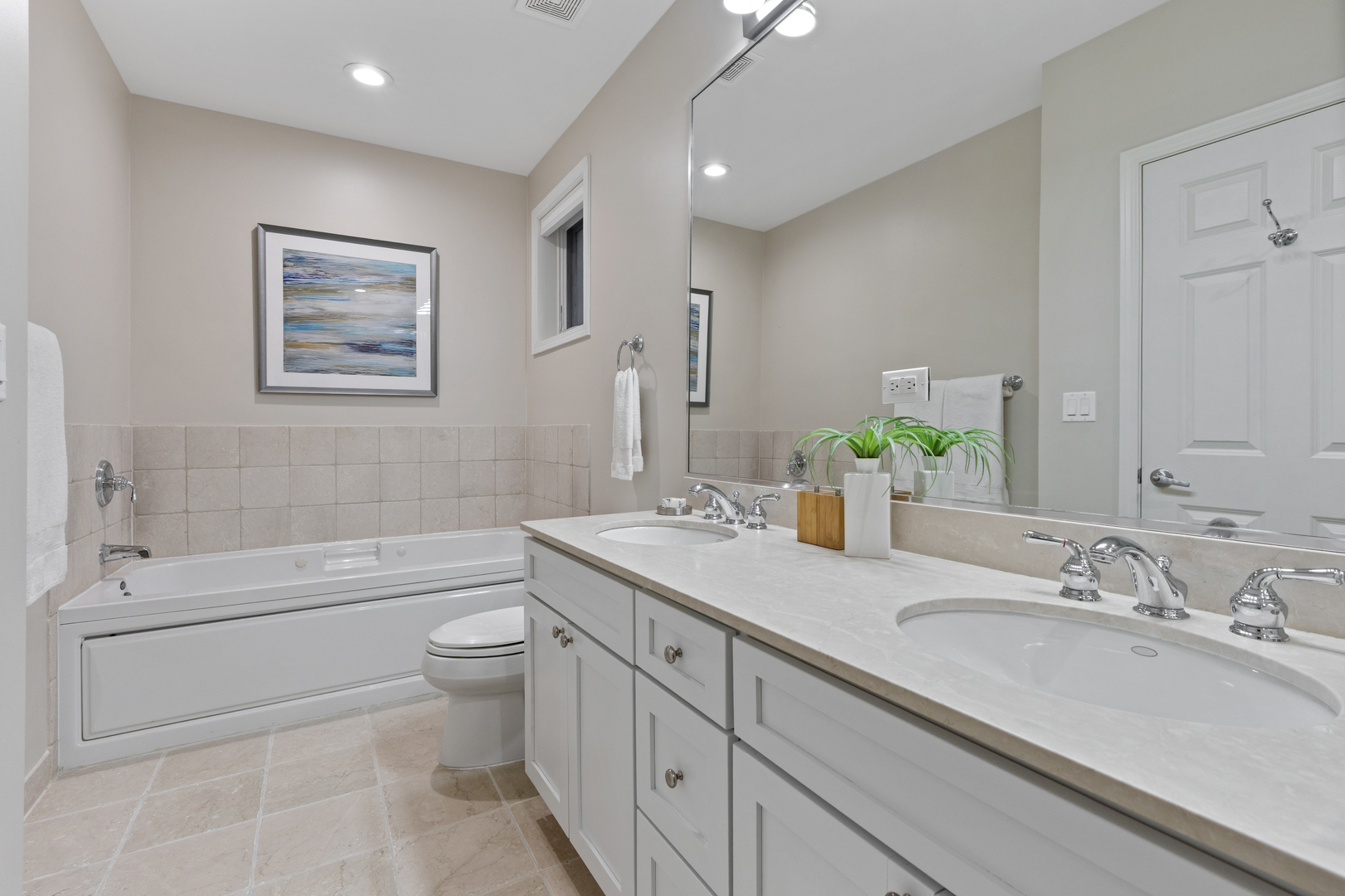 3534 N Fremont Street Unit: 3