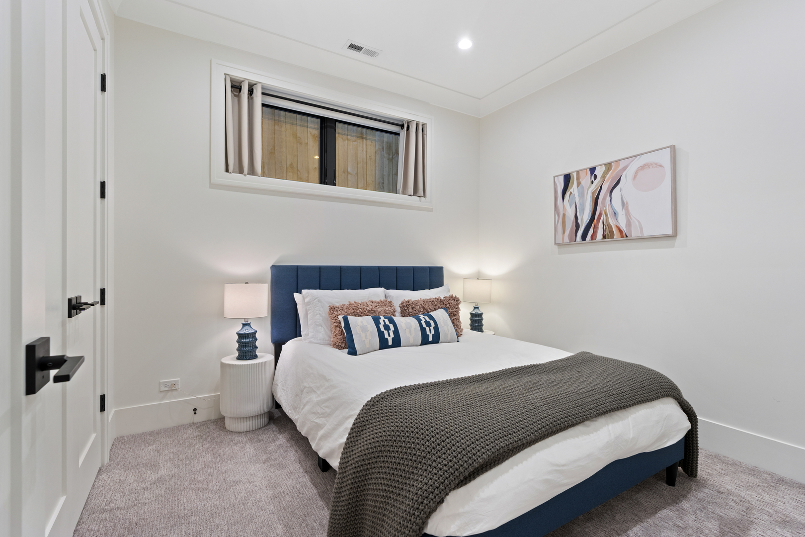 2541 N Wayne Avenue Unit: 1N