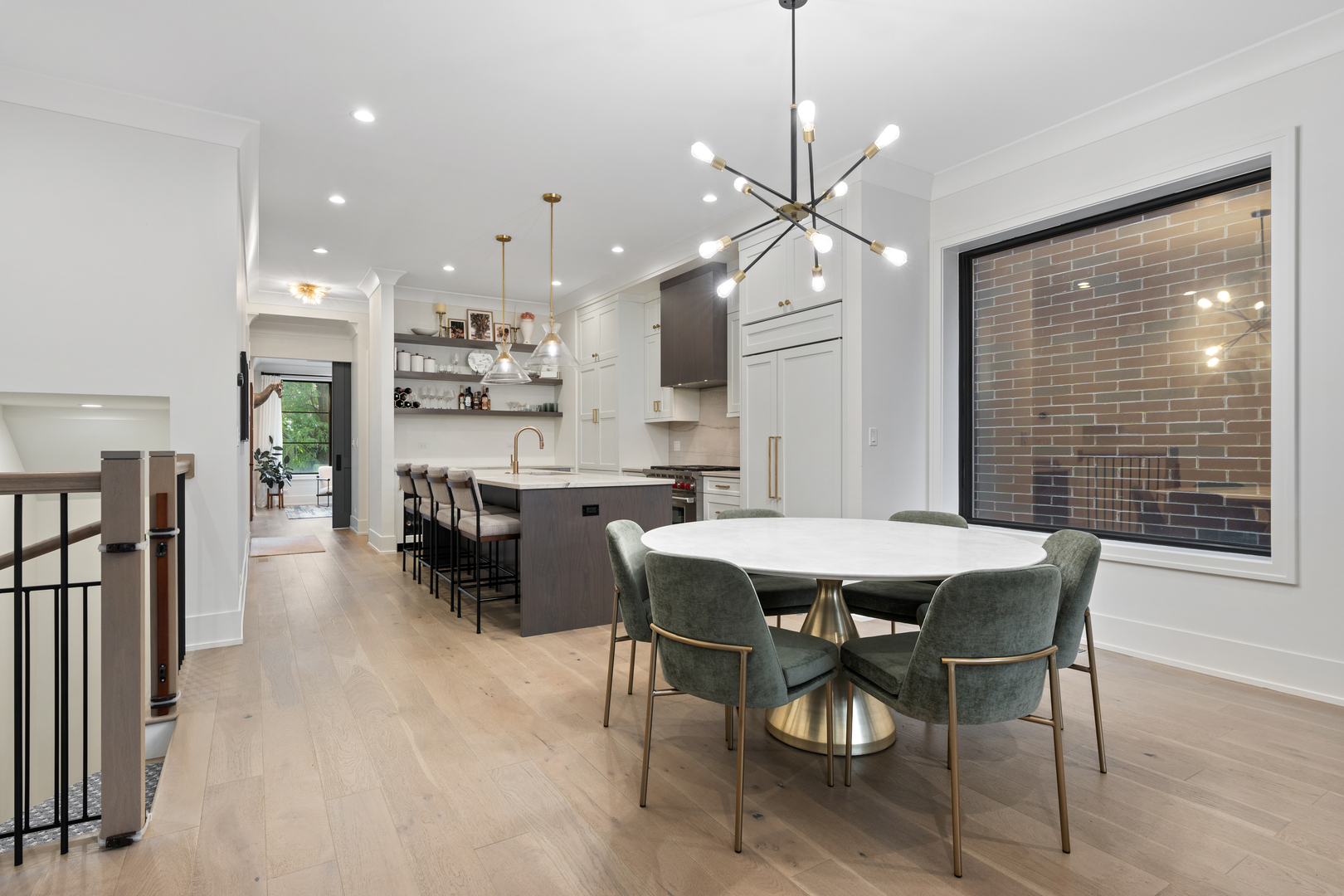2541 N Wayne Avenue Unit: 1N