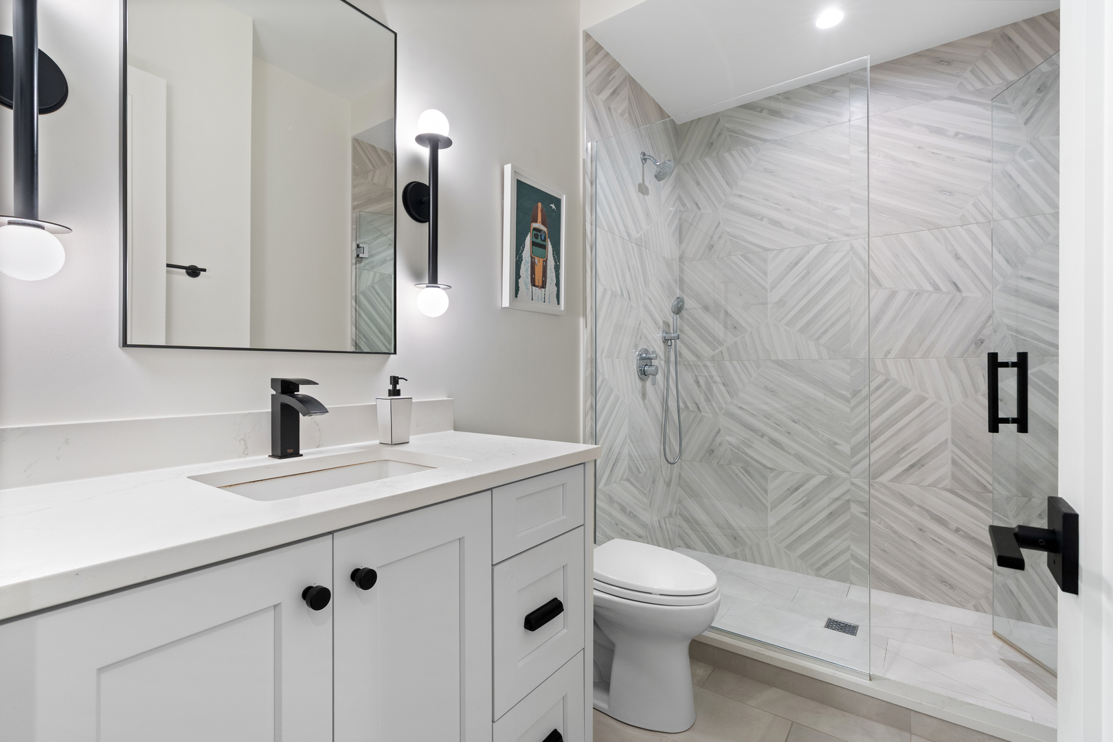 2541 N Wayne Avenue Unit: 1N