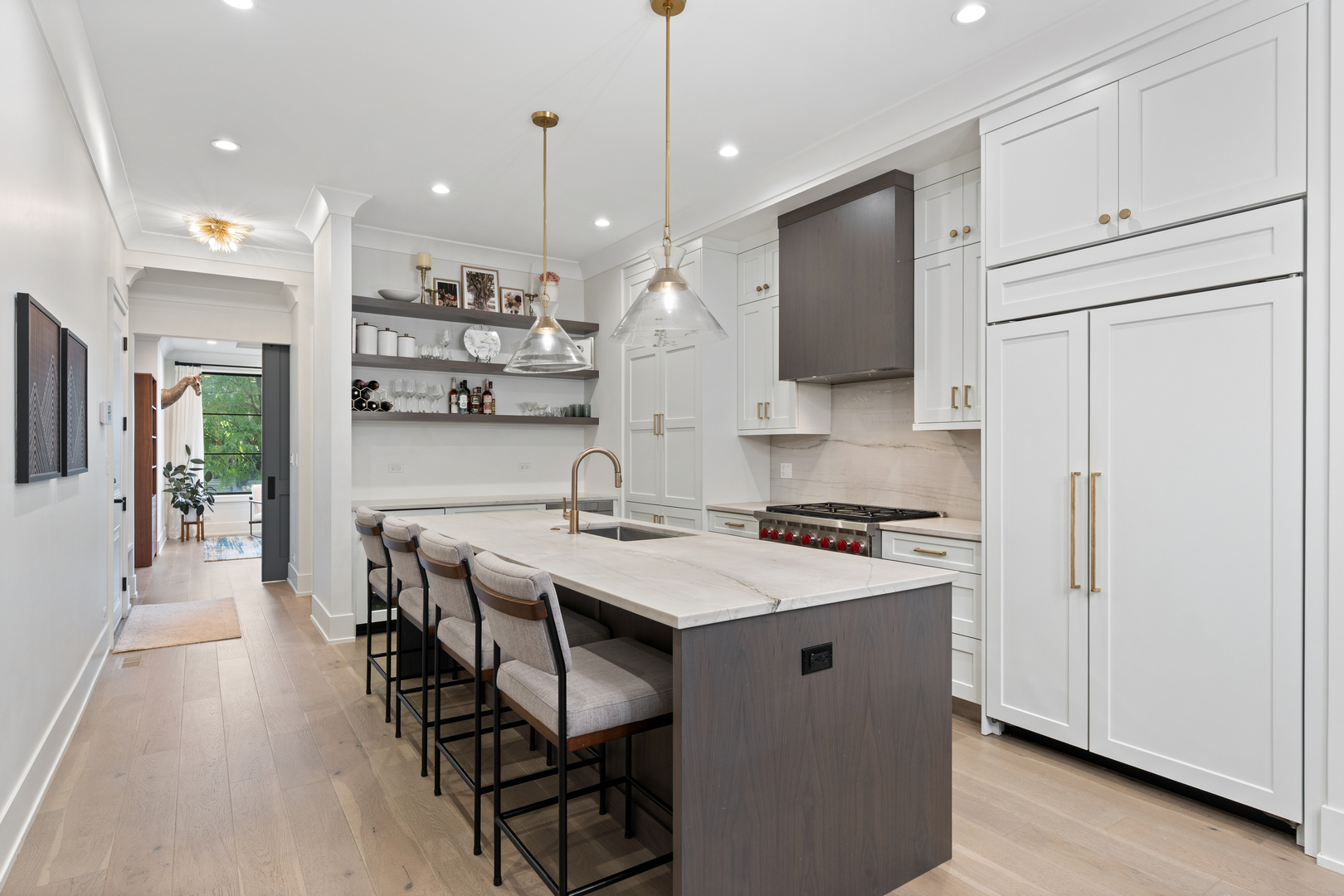 2541 N Wayne Avenue Unit: 1N
