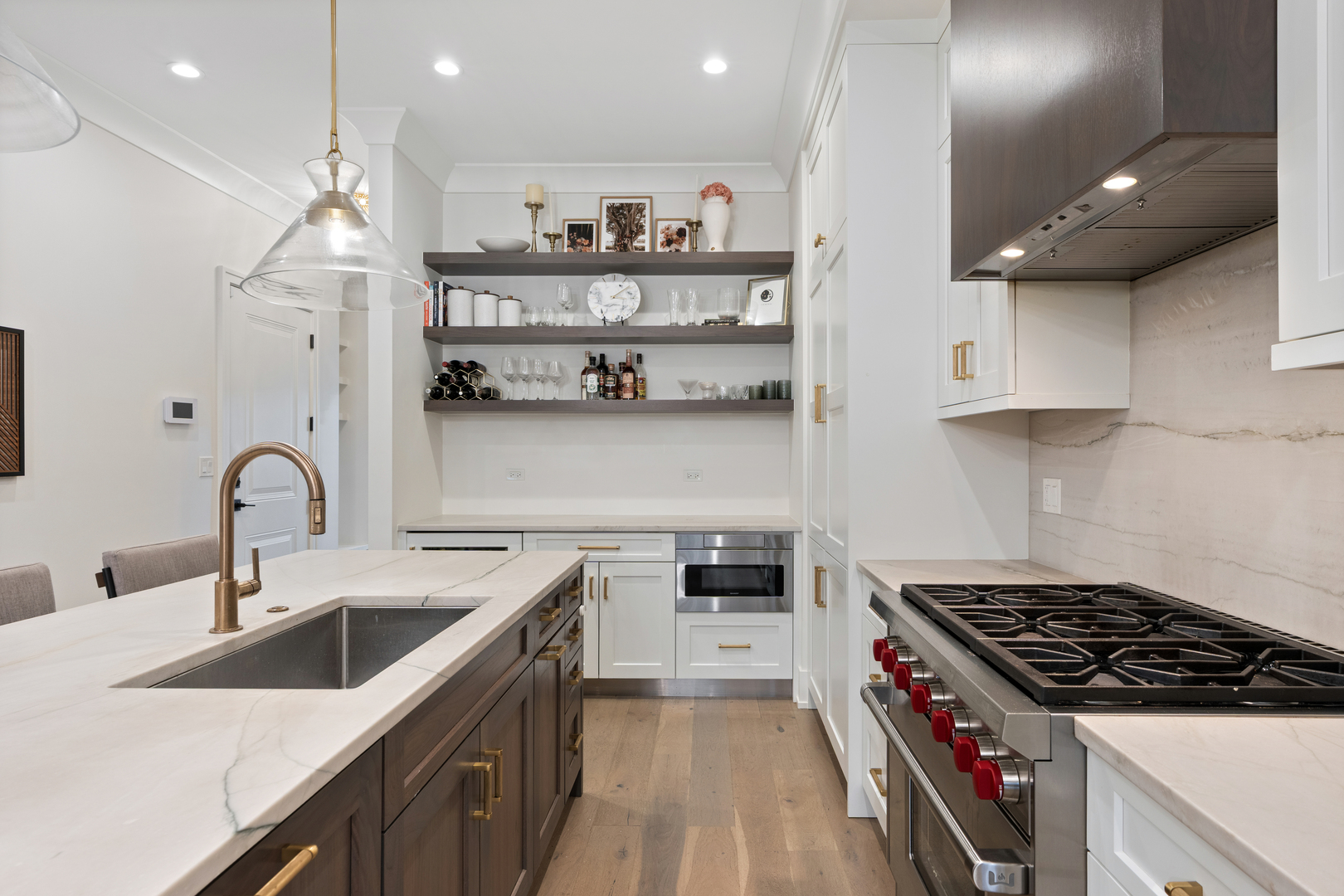 2541 N Wayne Avenue Unit: 1N