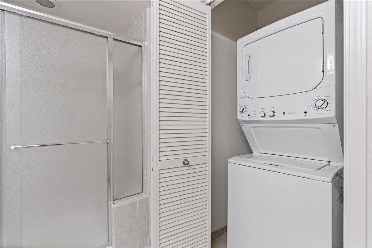 5155 Madison Street Unit: 402