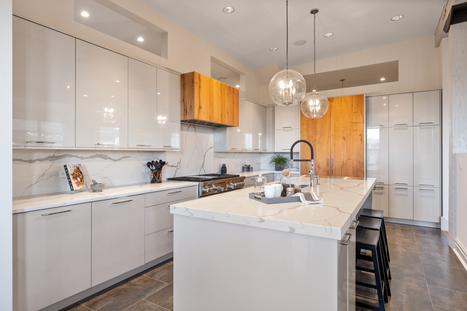 401 N Aberdeen Street Unit: 4N