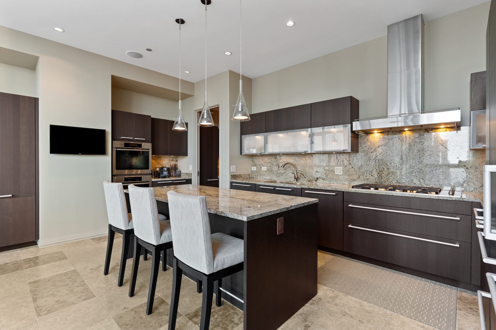 30 W Oak Street Unit: 20A