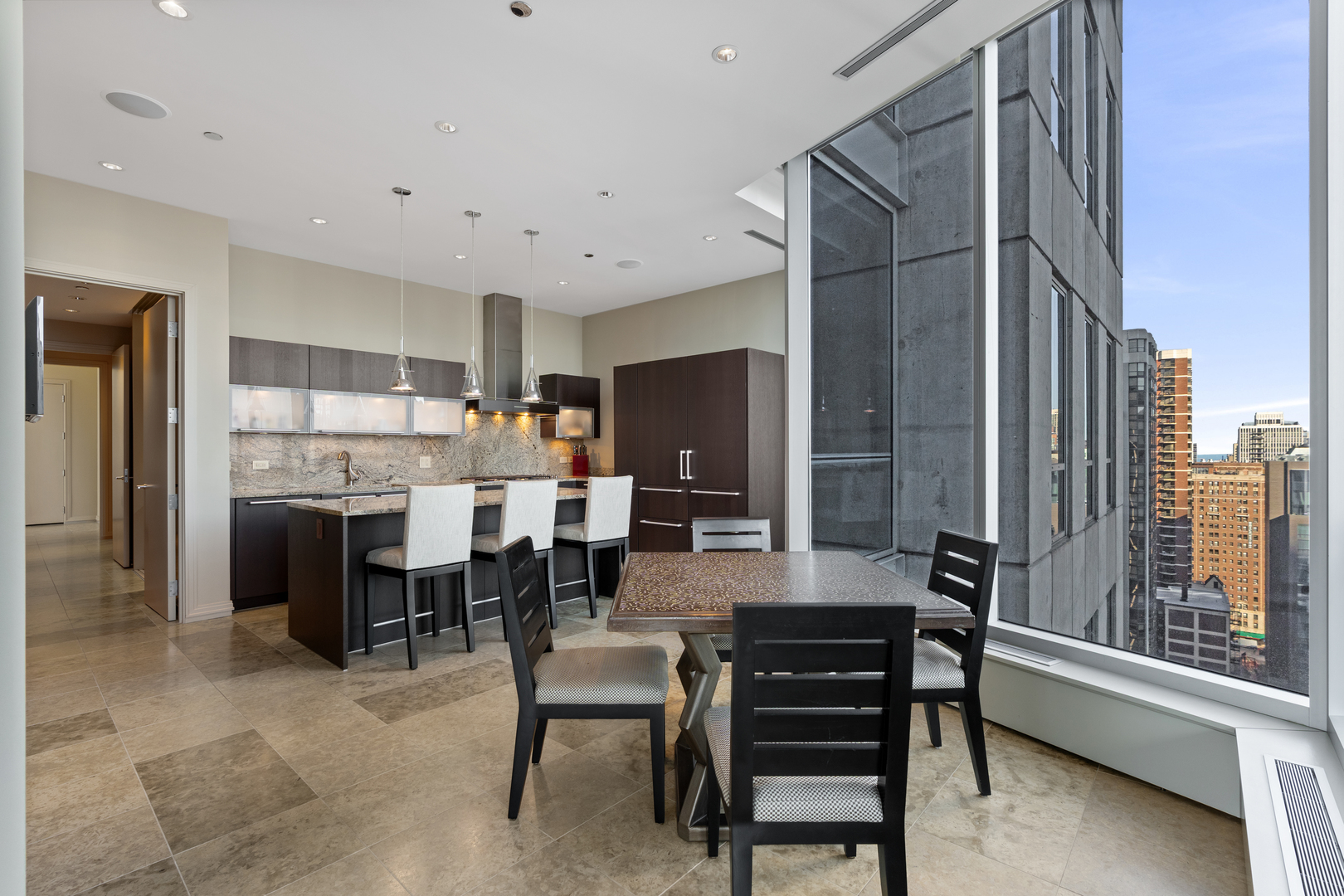30 W Oak Street Unit: 20A