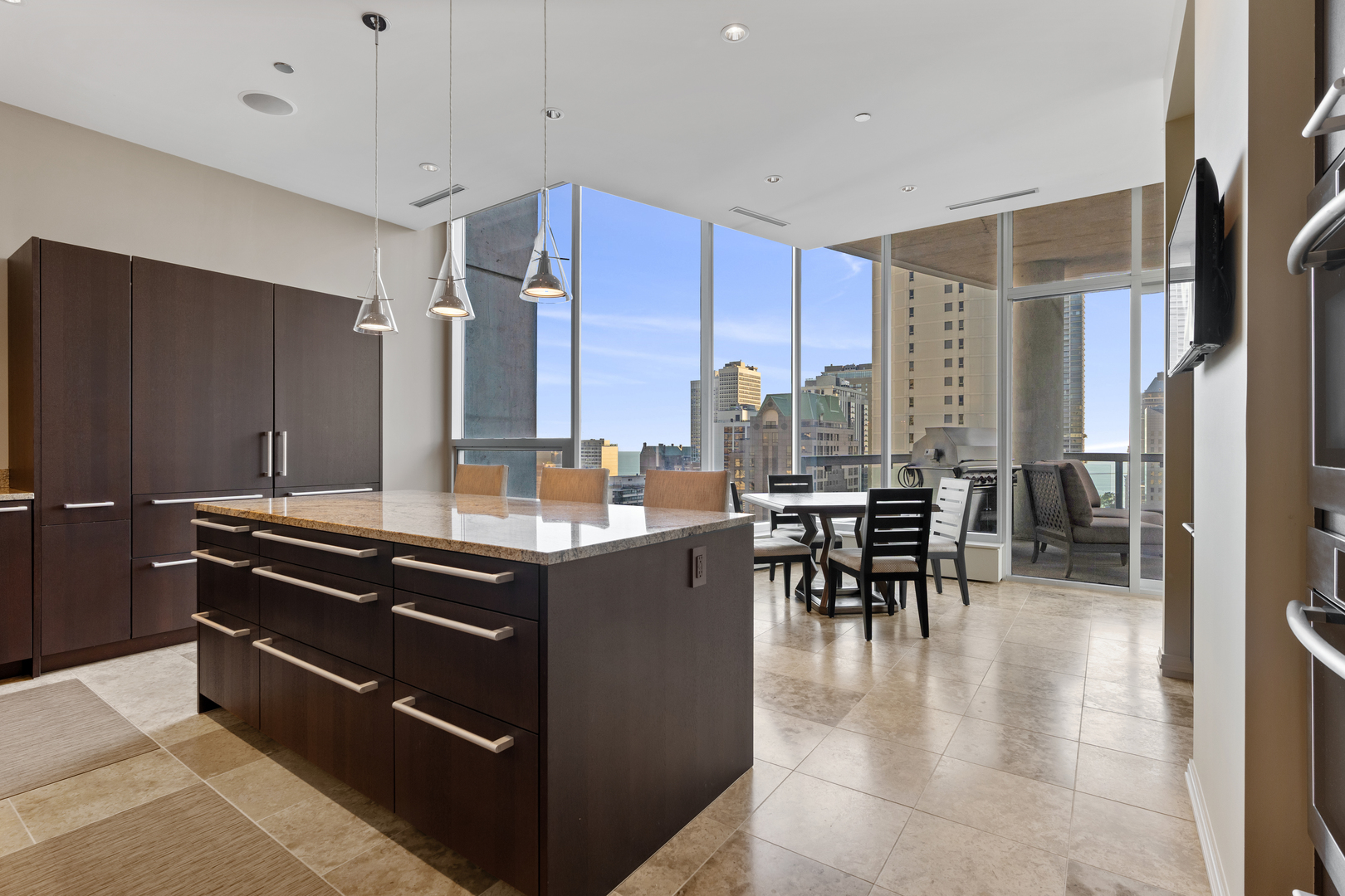 30 W Oak Street Unit: 20A