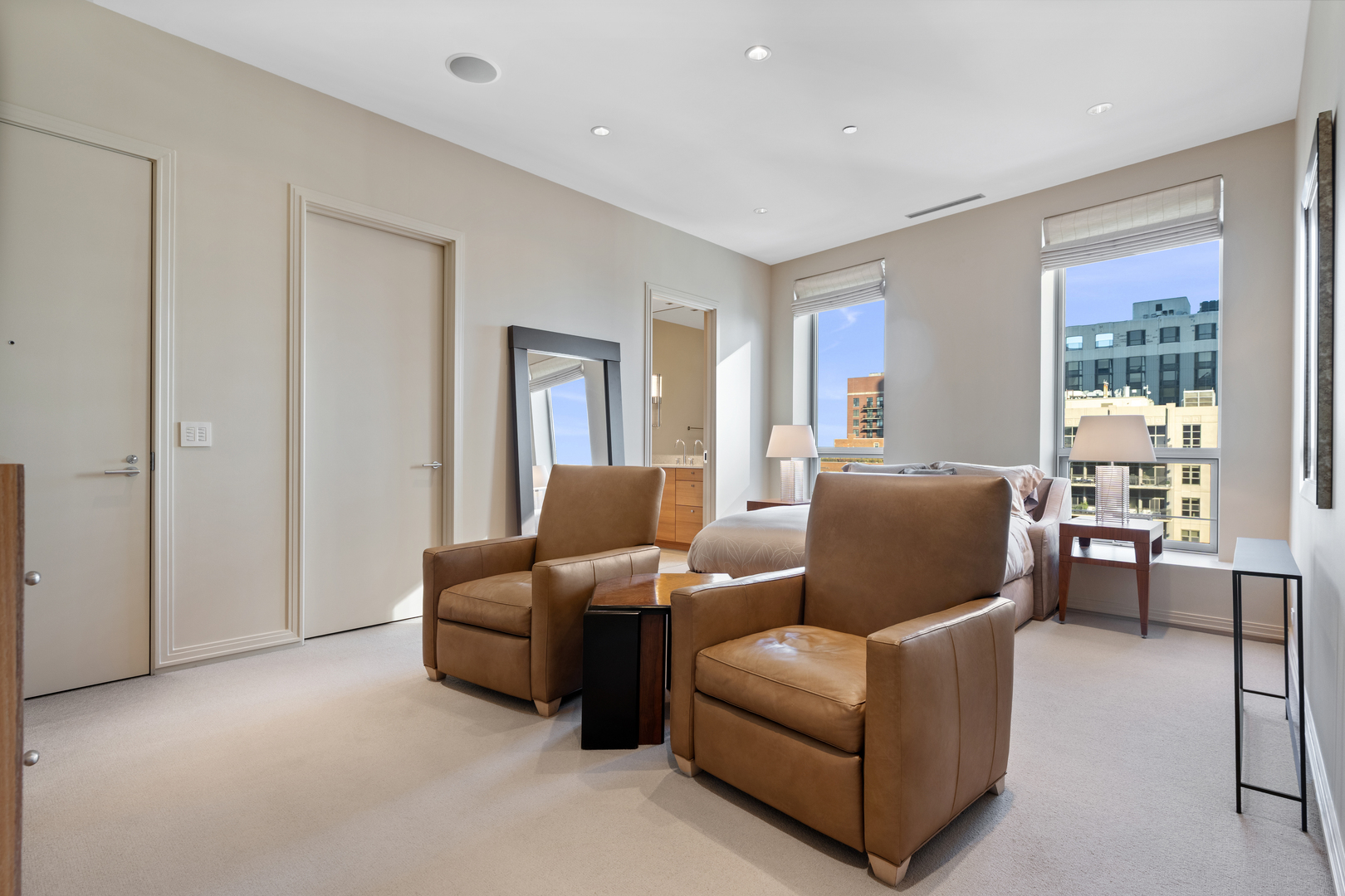 30 W Oak Street Unit: 20A