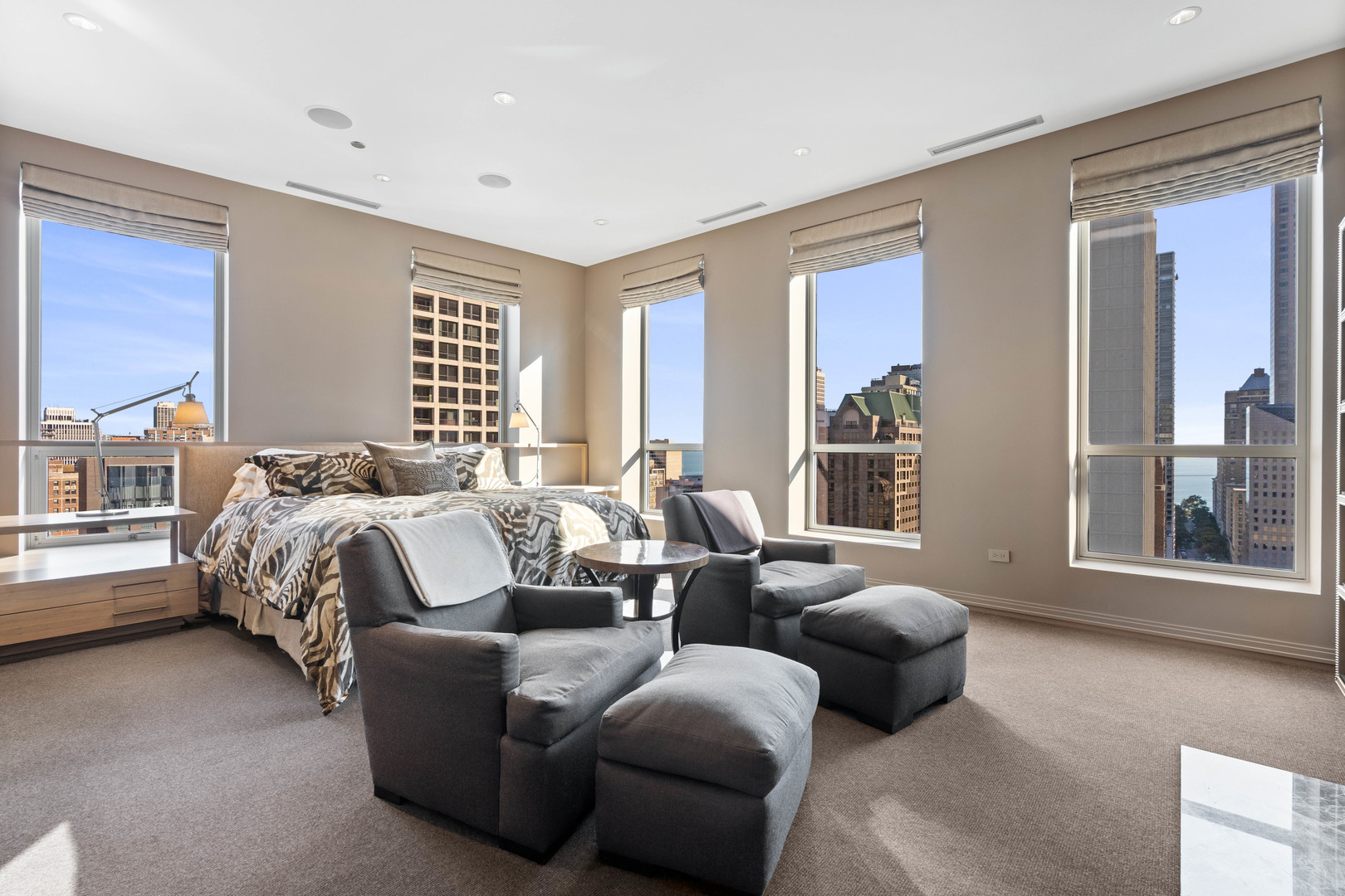 30 W Oak Street Unit: 20A