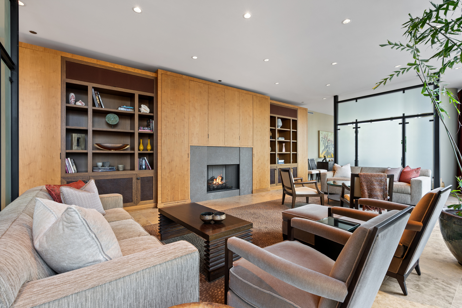 30 W Oak Street Unit: 20A