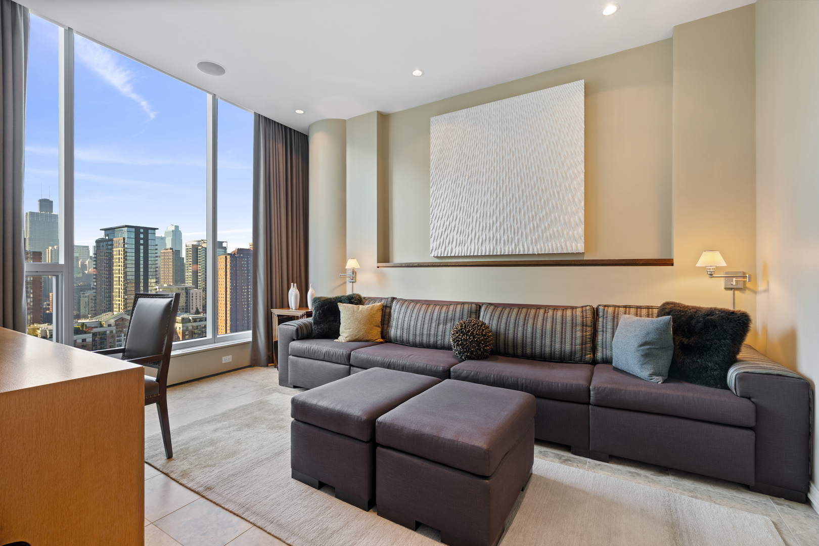 30 W Oak Street Unit: 20A