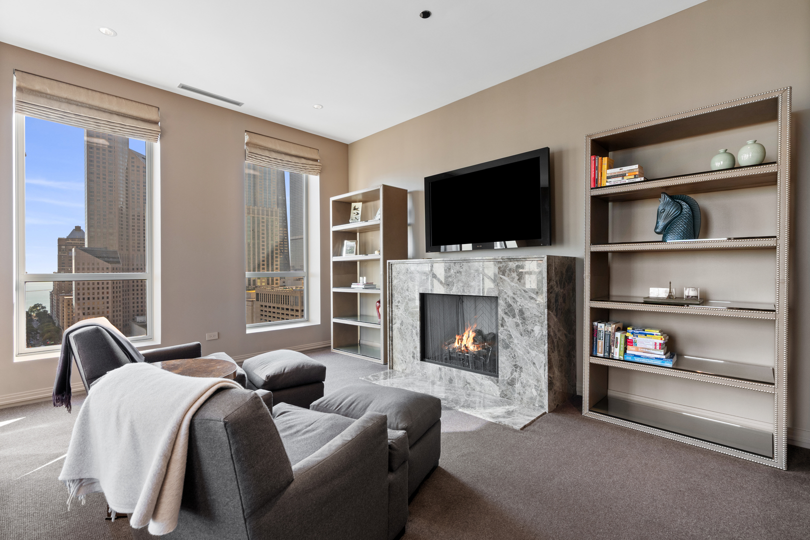 30 W Oak Street Unit: 20A