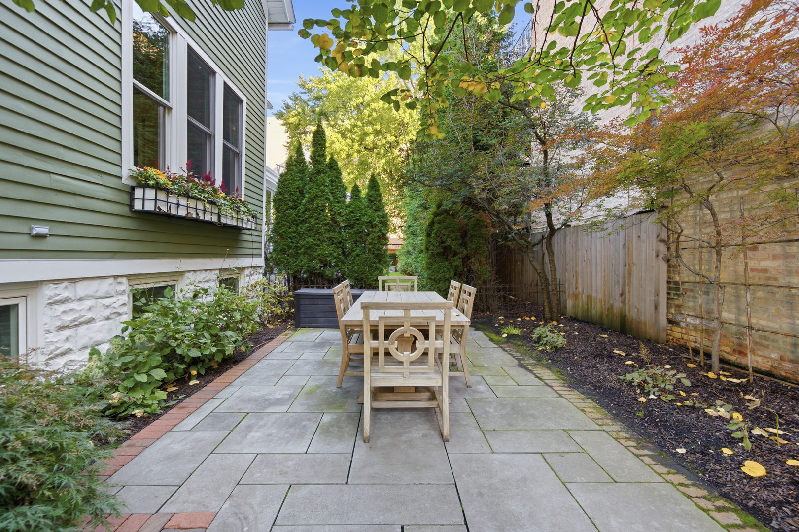 1909 N Humboldt Boulevard