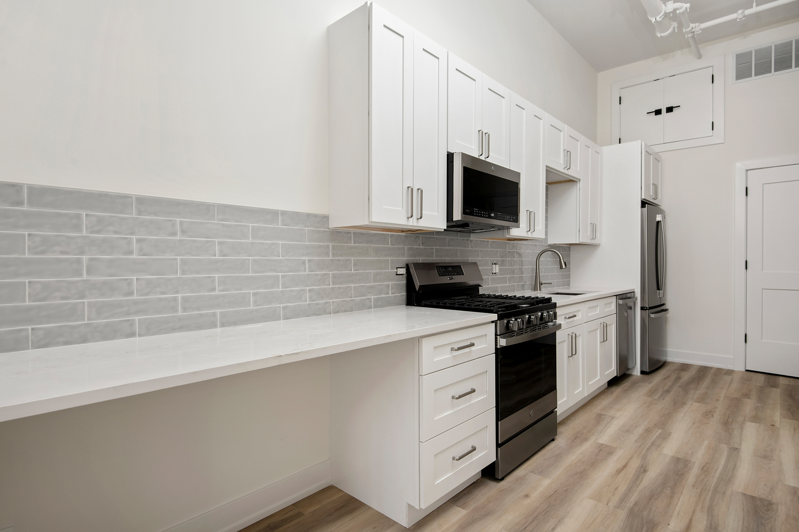 2915 W Belmont Avenue Unit: 1B