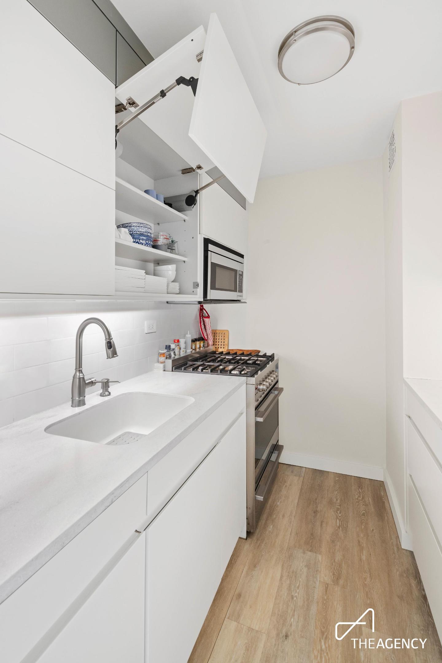 150 W End Avenue 29-N