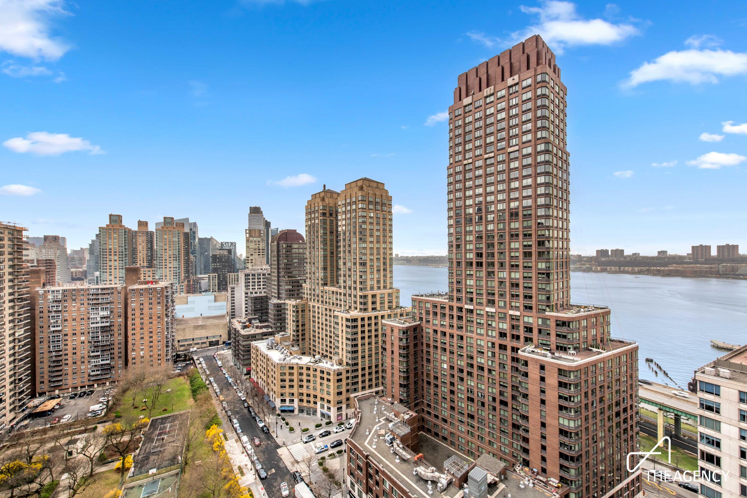 205 W End Avenue 25C