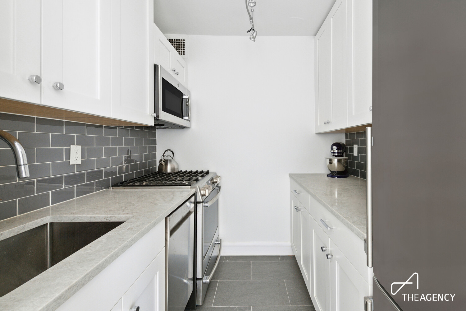 165 W END Avenue 27A