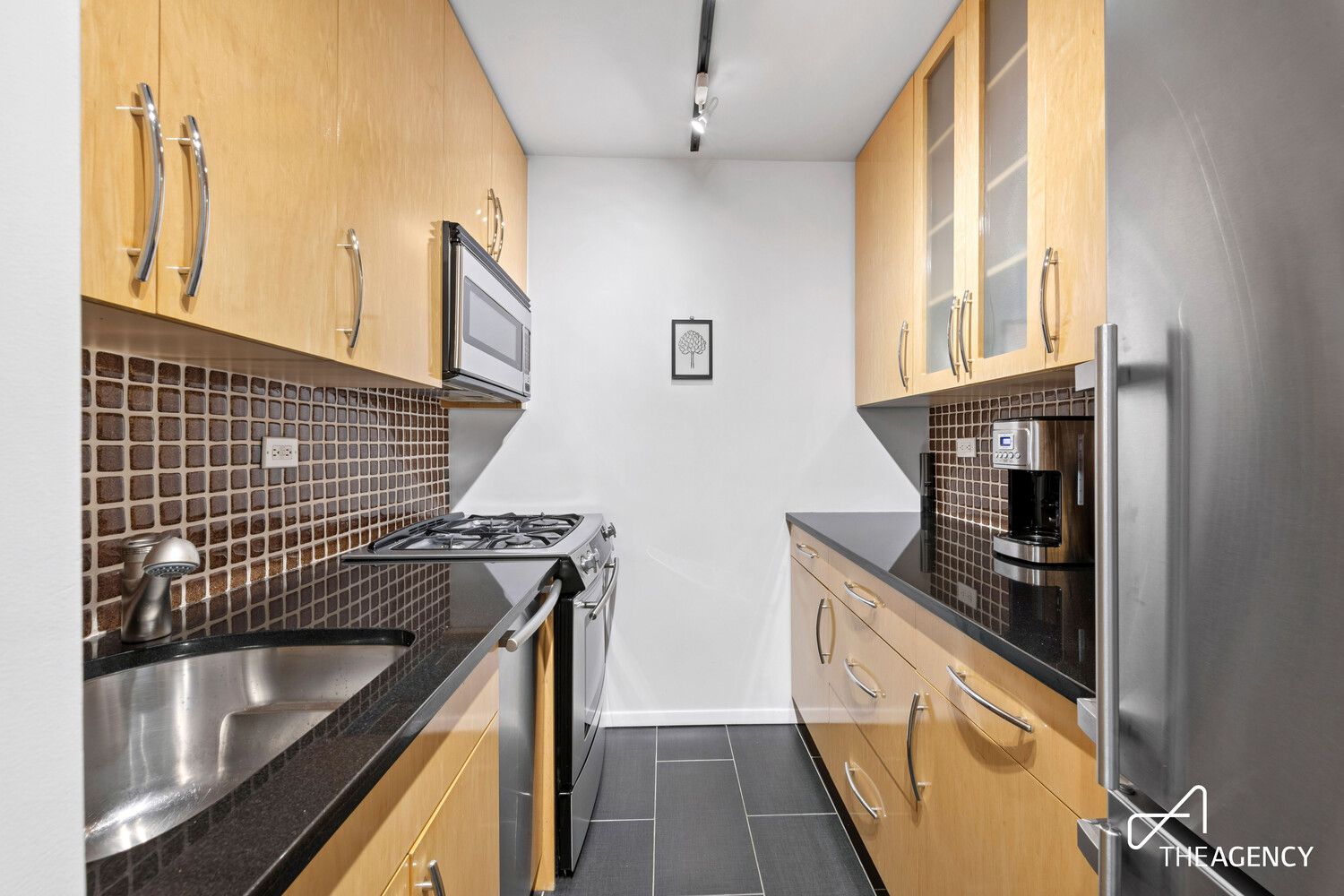 180 W END Avenue 14G