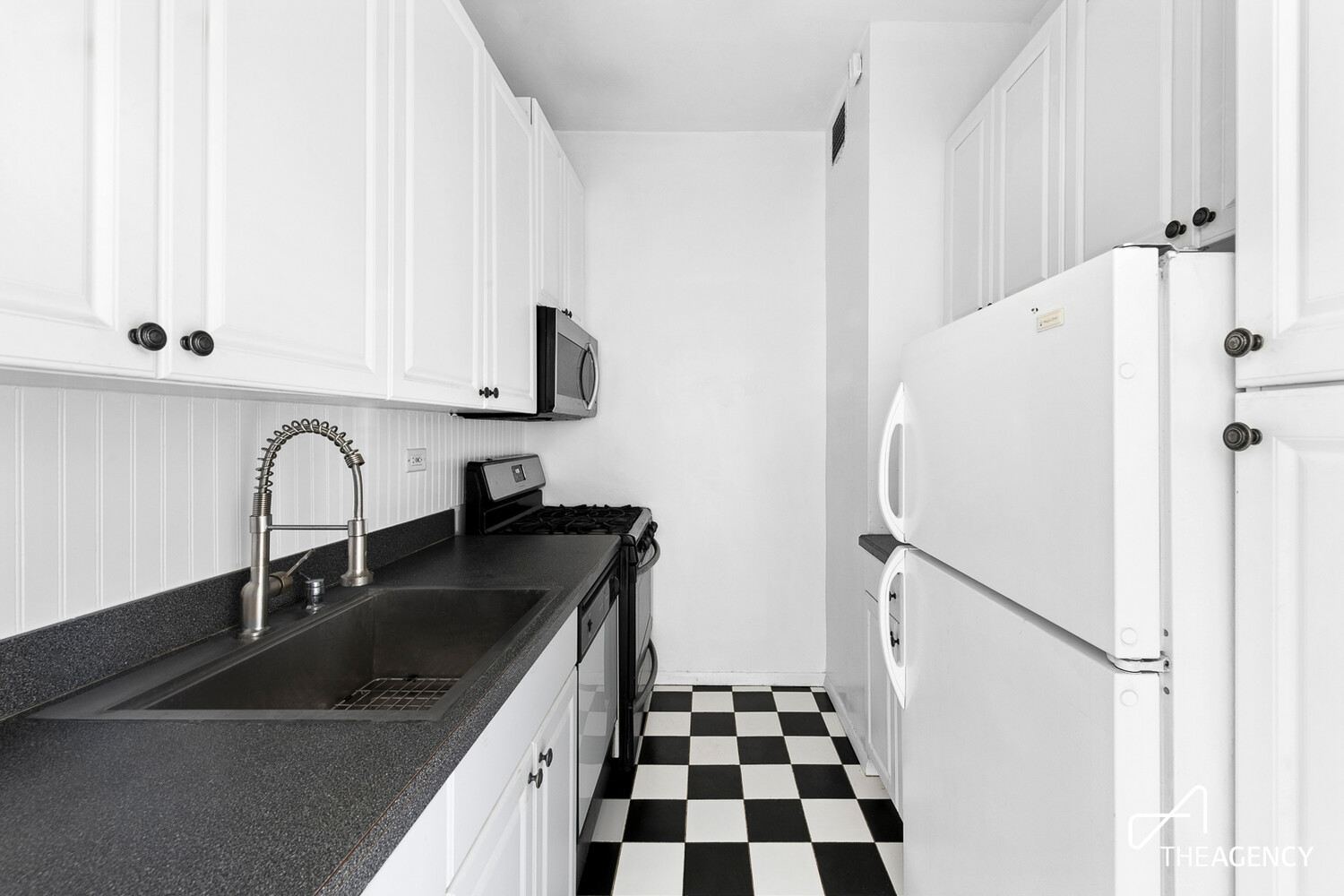 205 W END Avenue 29S