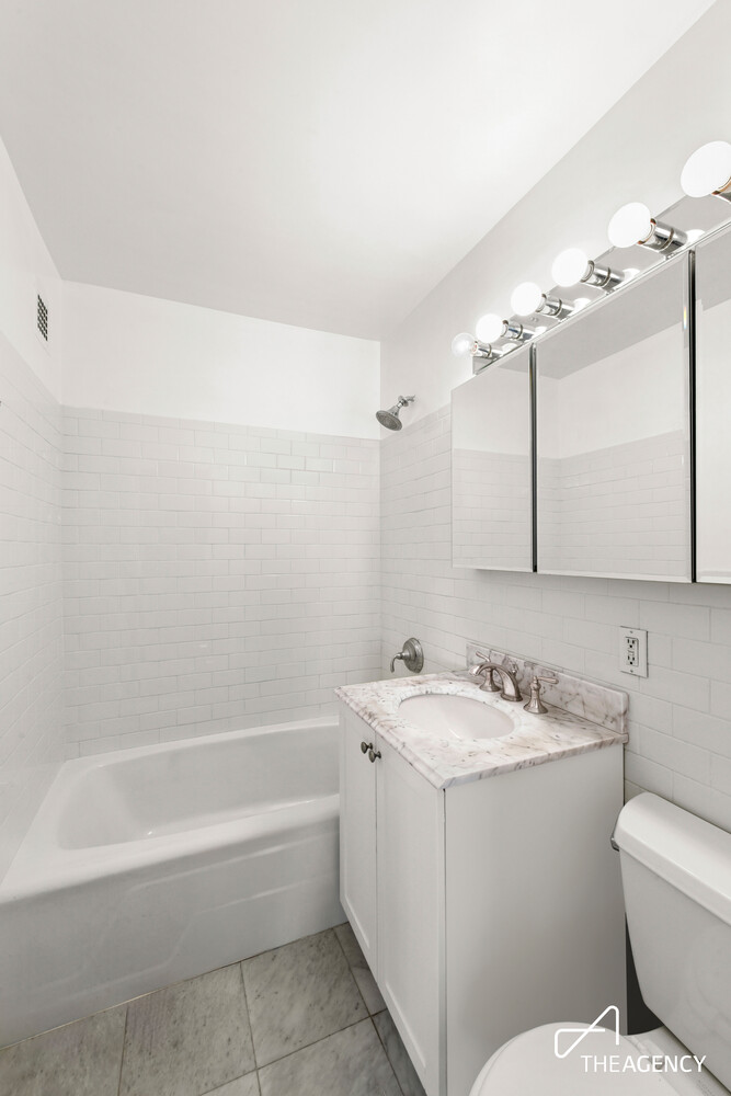 205 W END Avenue 26A