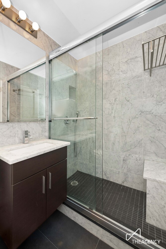205 W END Avenue 28R