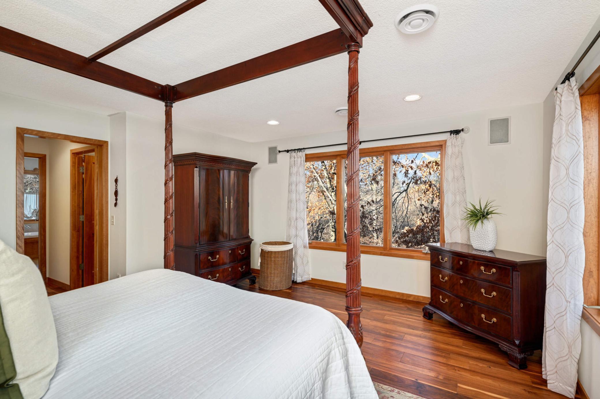 18136 Overland Trail