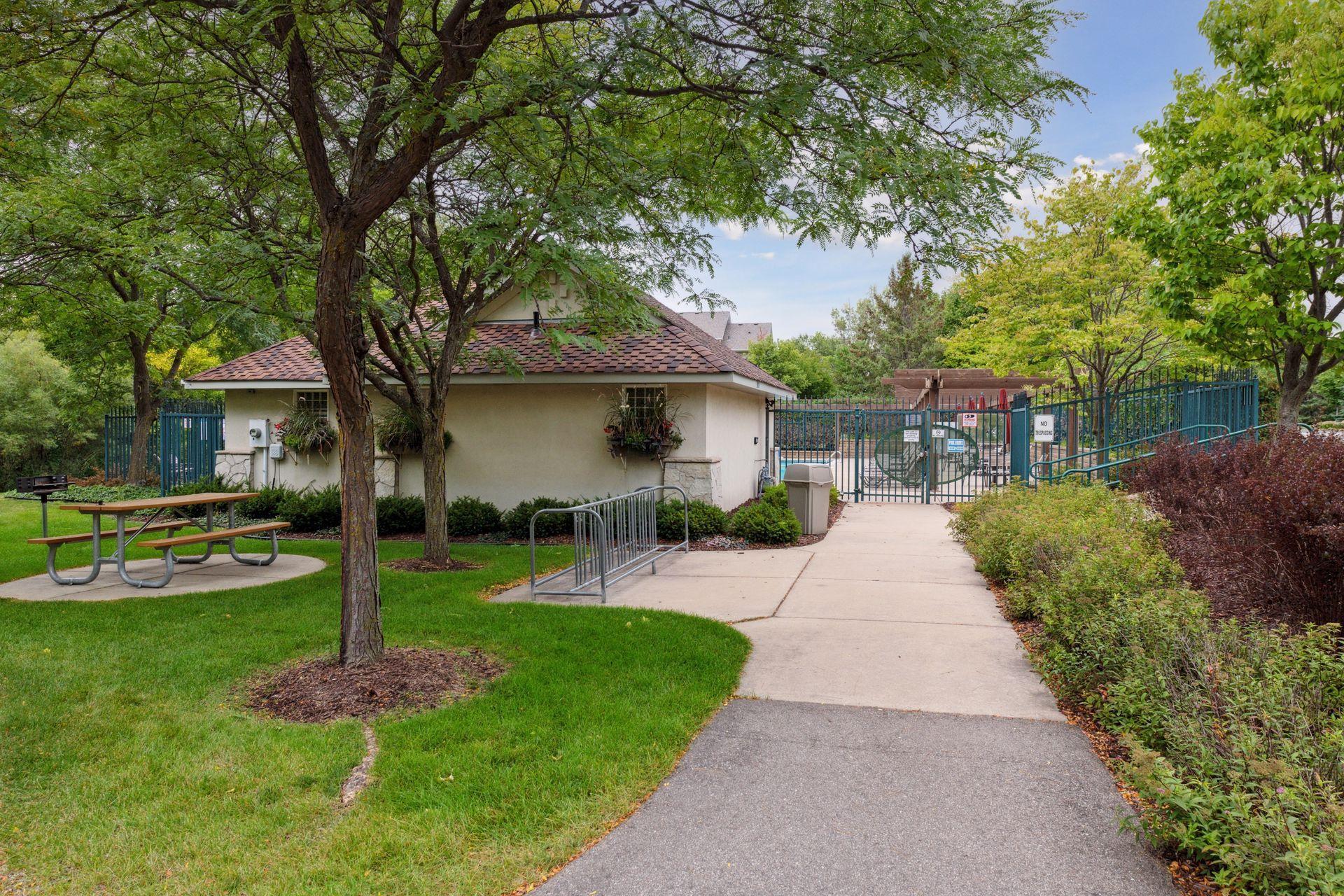 18136 Overland Trail