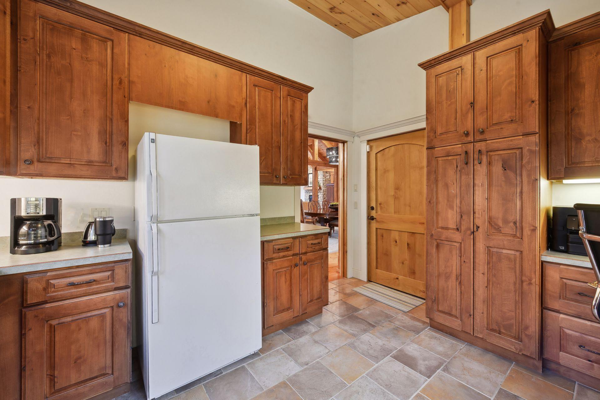 5140 Greenwood Circle