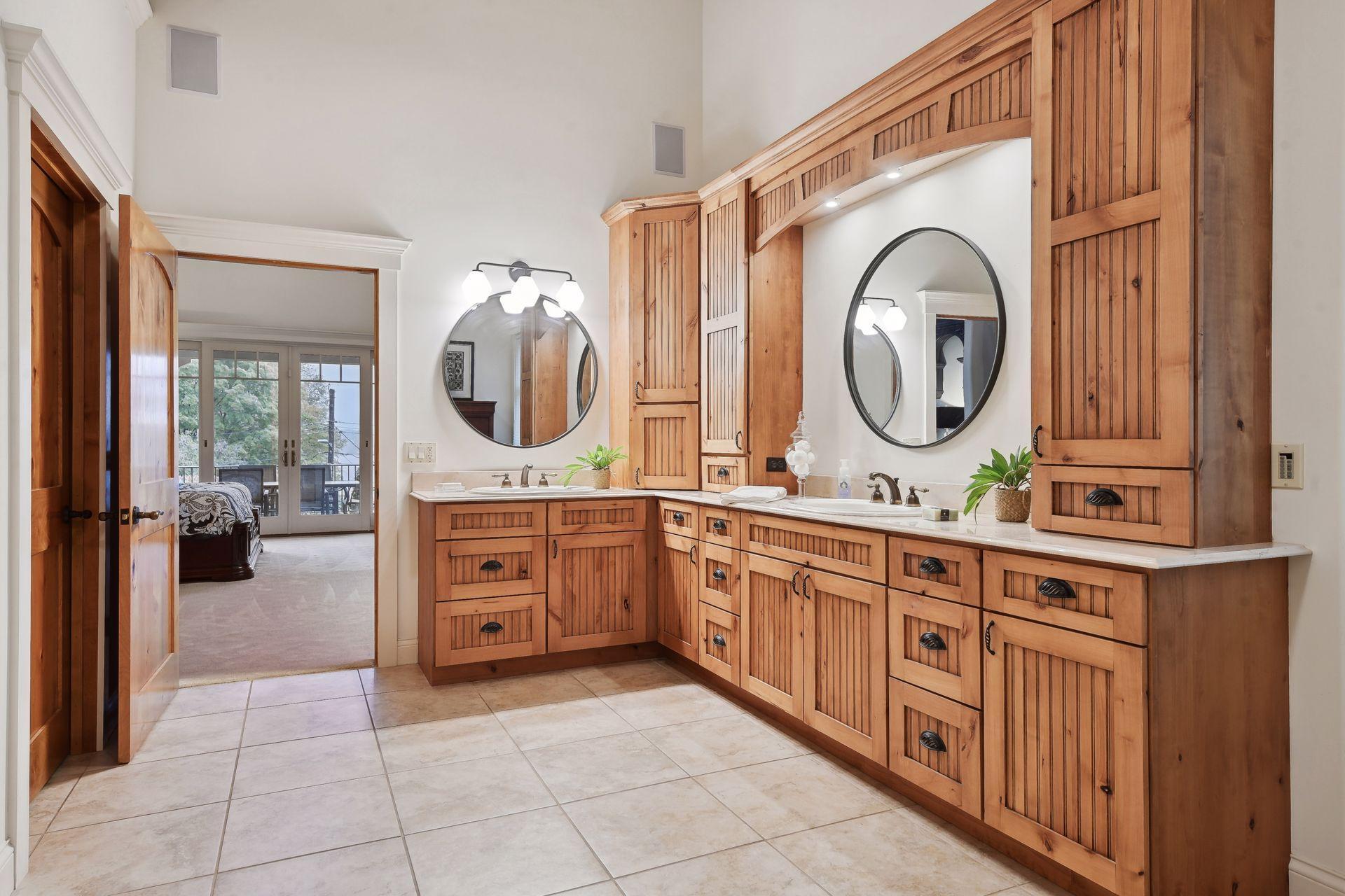 5140 Greenwood Circle