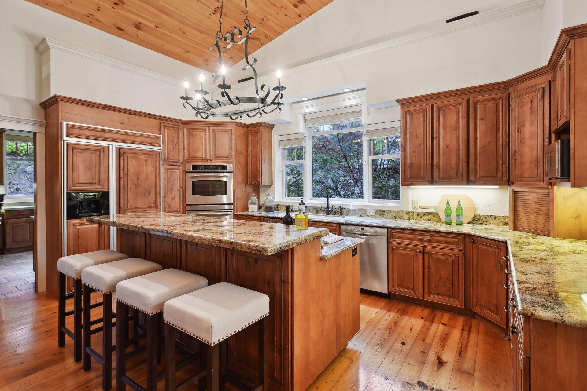 5140 Greenwood Circle