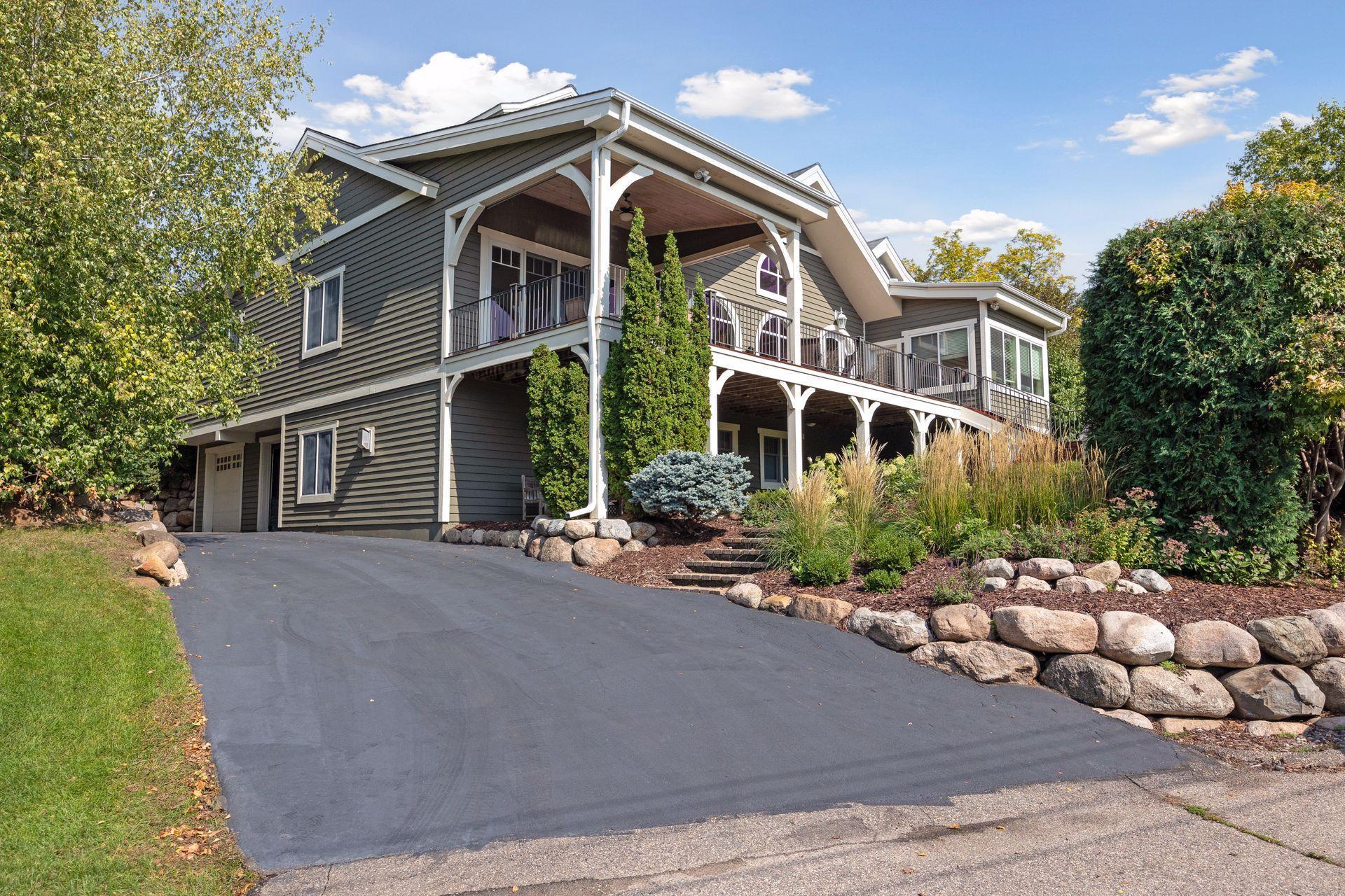 5140 Greenwood Circle