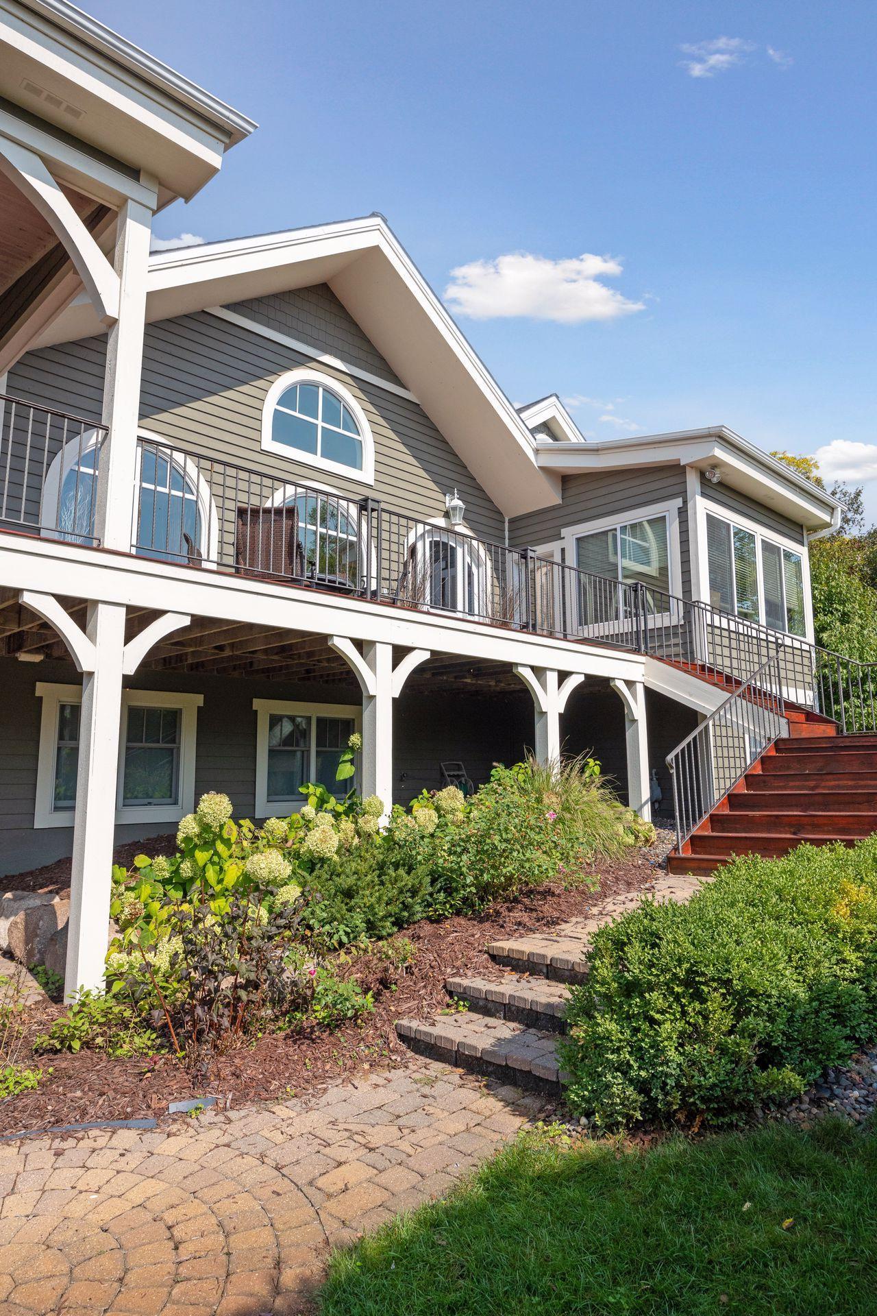 5140 Greenwood Circle