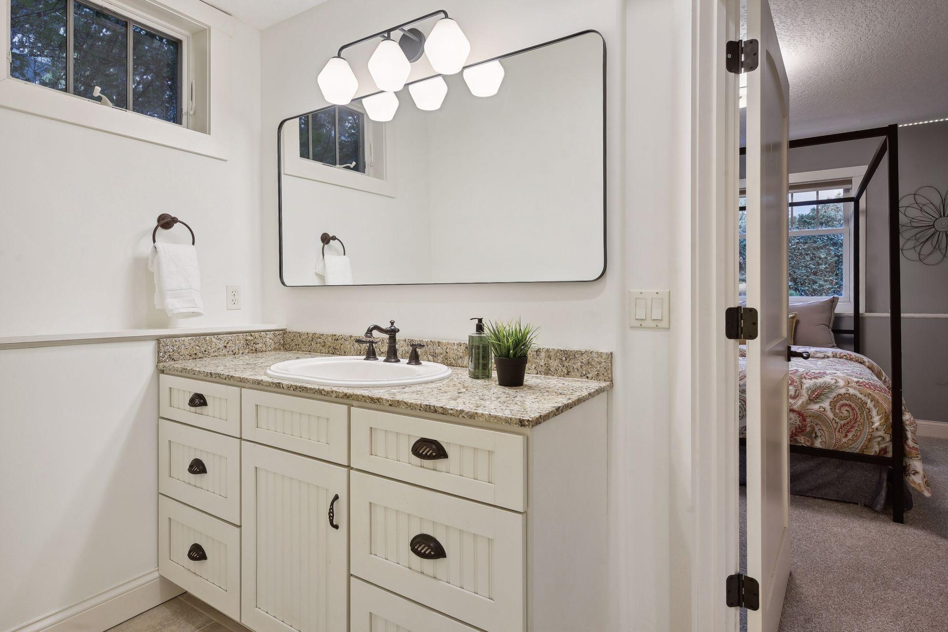 5140 Greenwood Circle