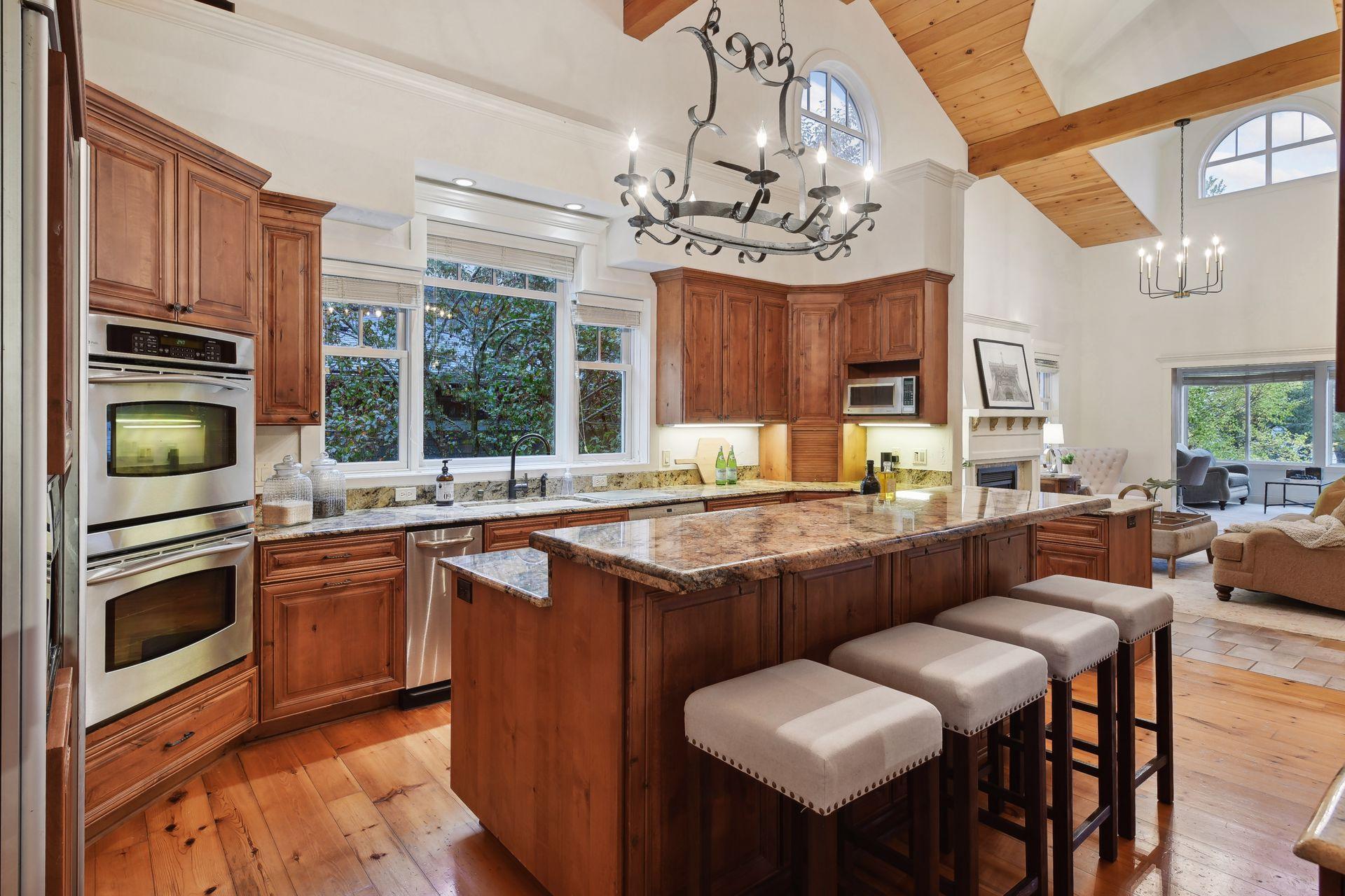 5140 Greenwood Circle