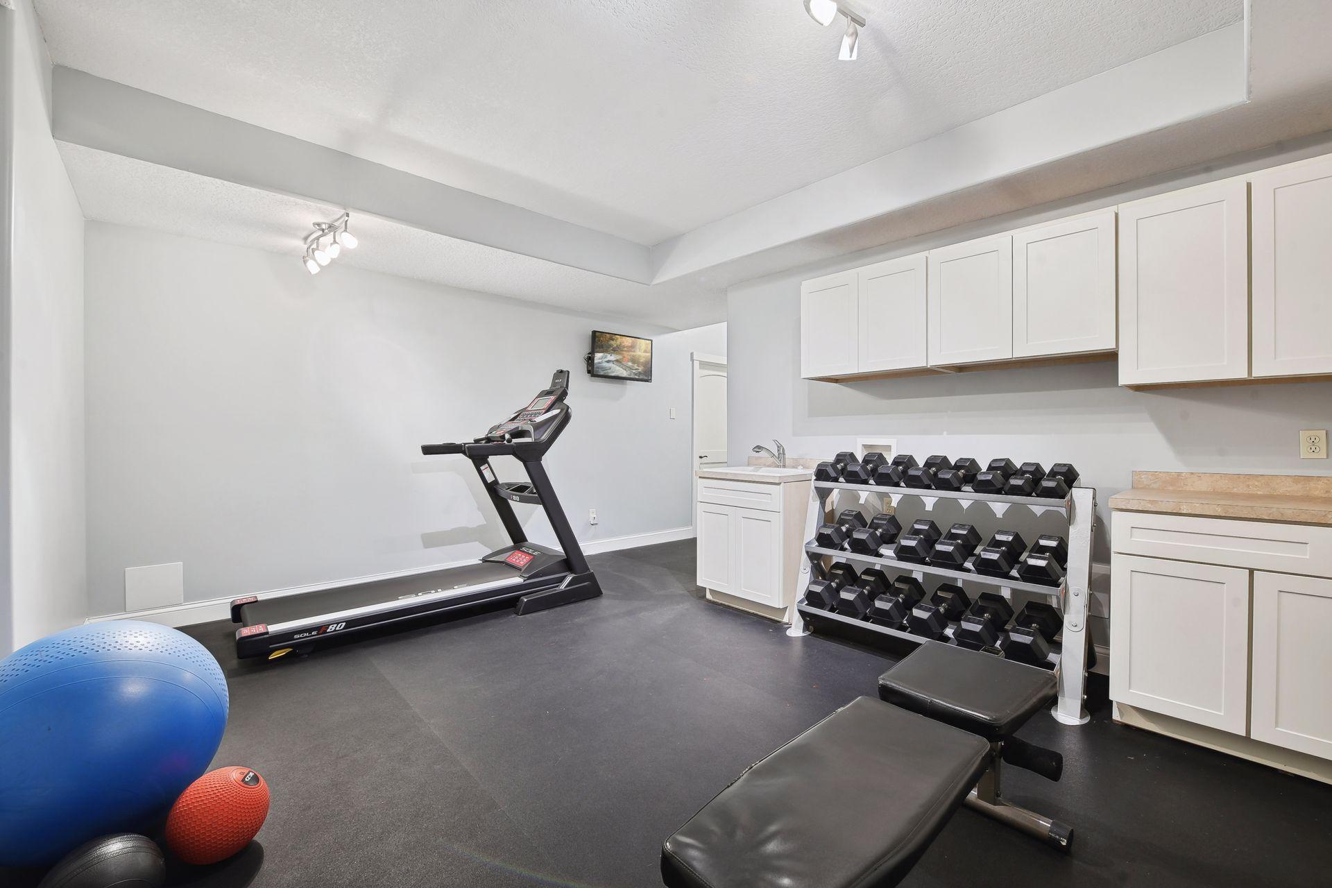 5140 Greenwood Circle