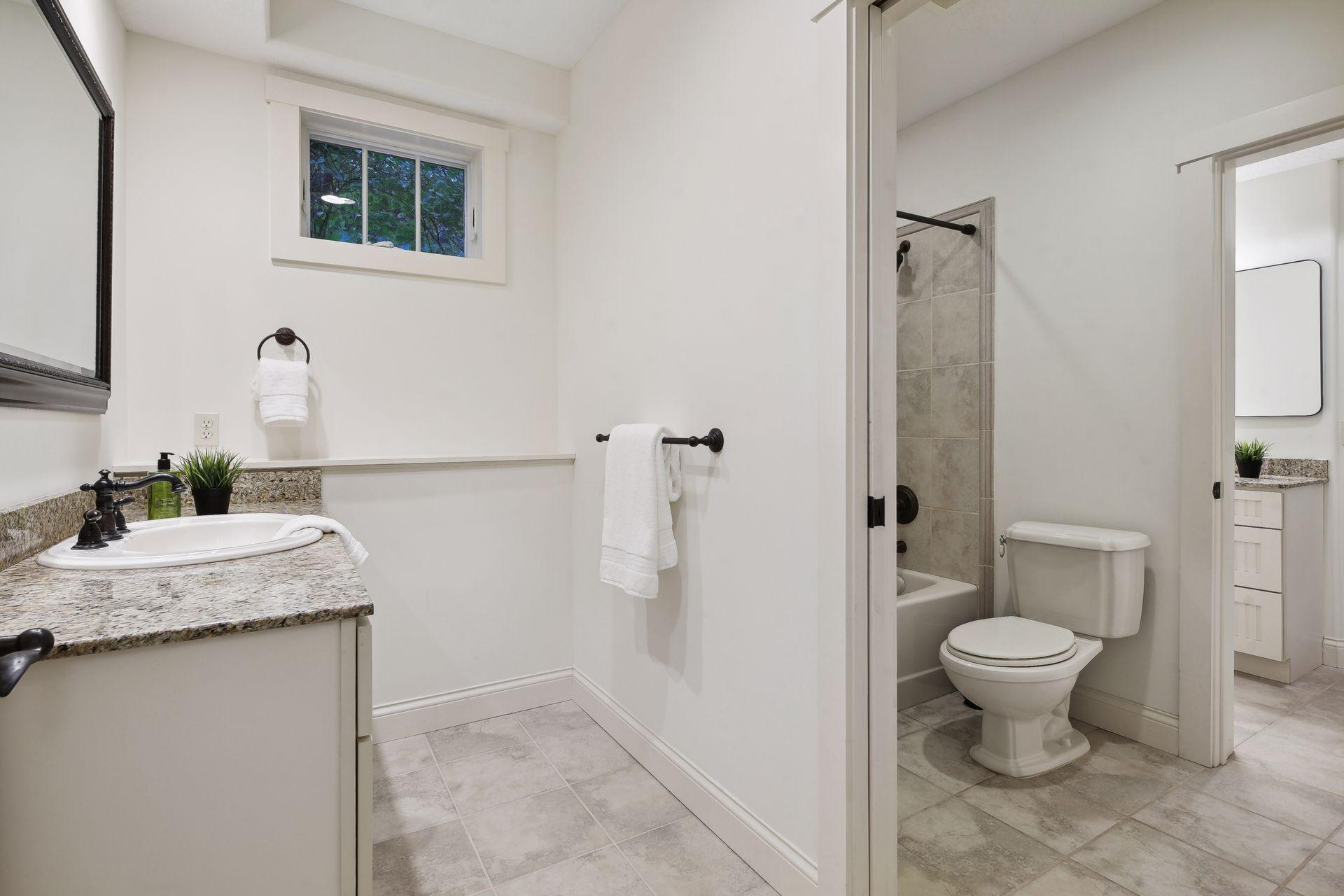 5140 Greenwood Circle