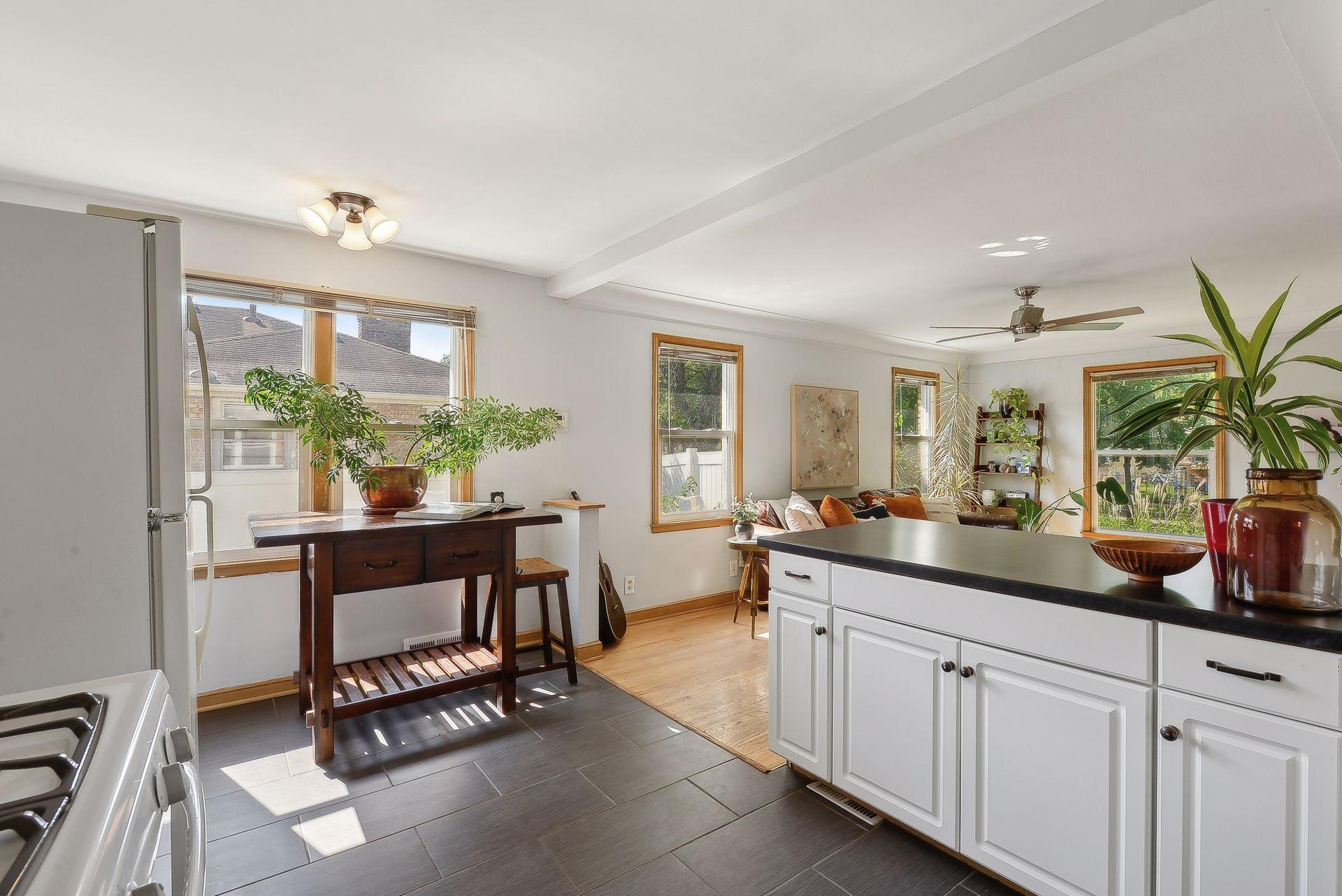 5525 Oliver Avenue S