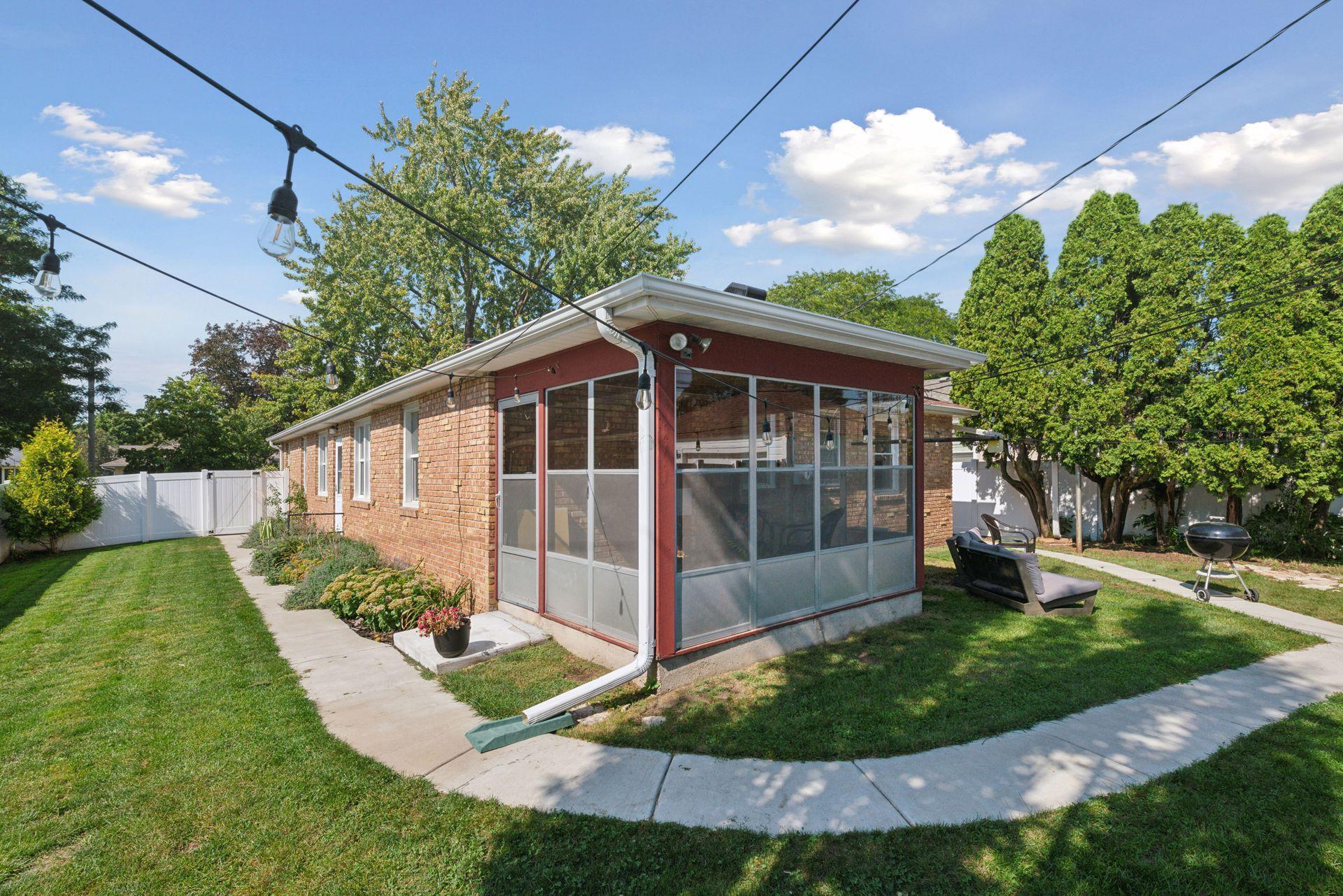 5525 Oliver Avenue S